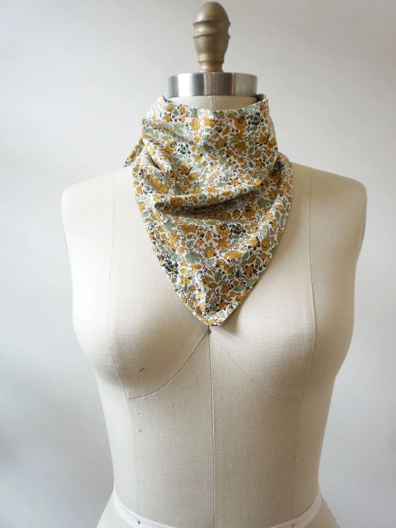 Helen & Eldon Bandana Face Mask Floral 3 Helen & Eldon Bandana Face Mask Floral