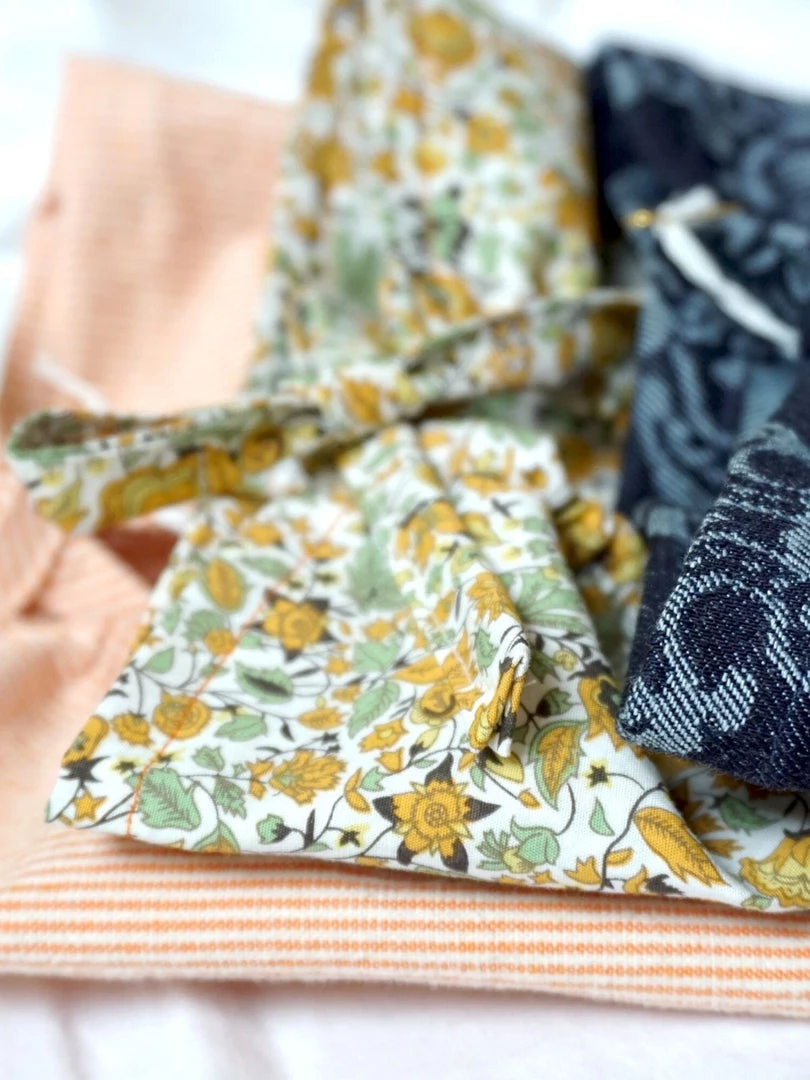 Helen & Eldon Bandana Face Mask Floral 4 Helen & Eldon Bandana Face Mask Floral