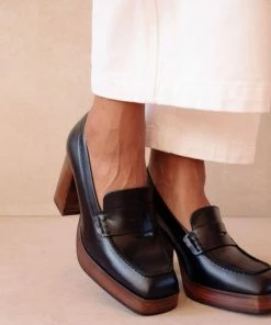 Alohas Busy Black Loafer