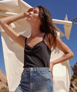 AMO Scallop Knit Cami - Vintage Black