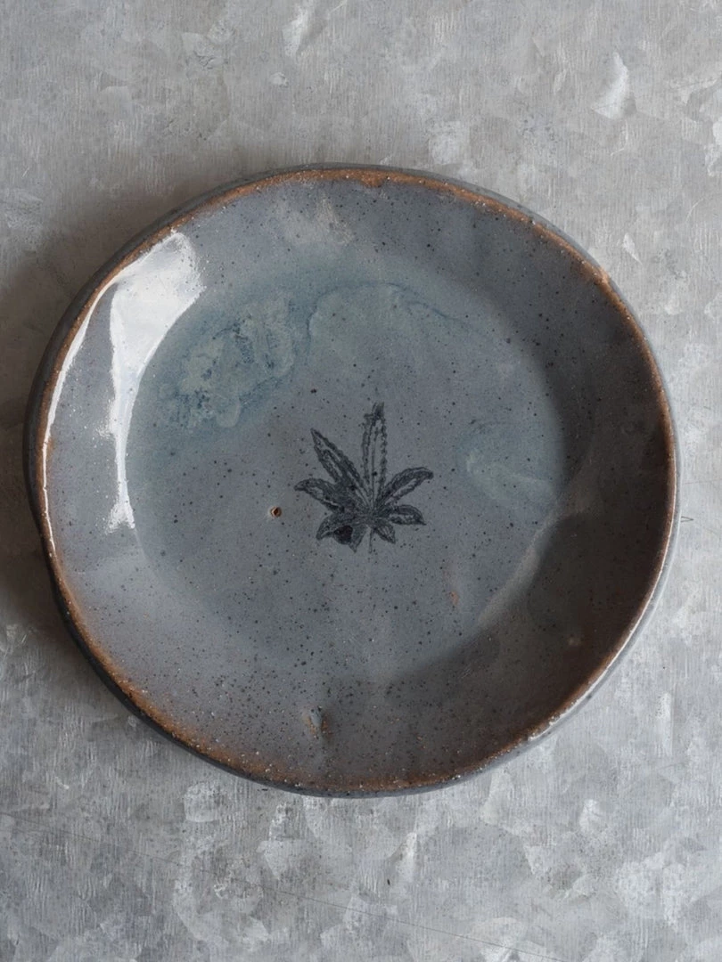 Mud & Maker Mini Plate - Weed Leaf 3 Mud & Maker Mini Plate - Weed Leaf