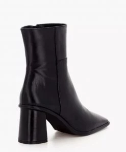 Alohas Leather West Block-Heeled Boots - Solid Black